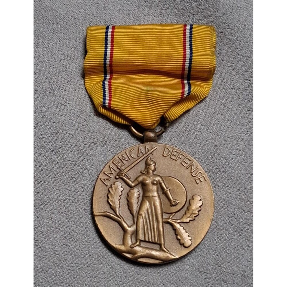 Vintage WW2 American Defense Service Medal Yellow Ribbon Bronze US Military